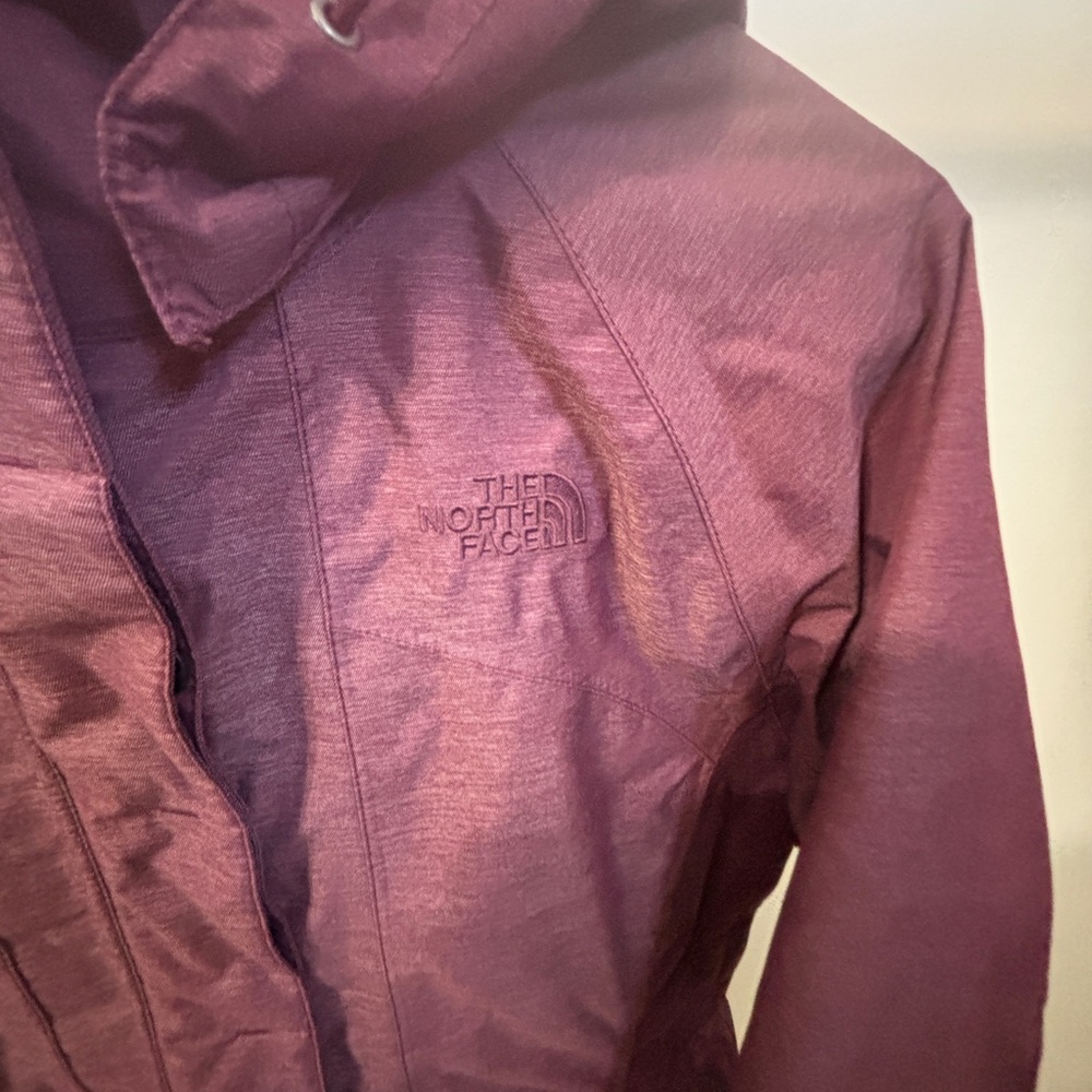 The North Face Maroon Insulated Ski Jacket - Picture 6 of 7